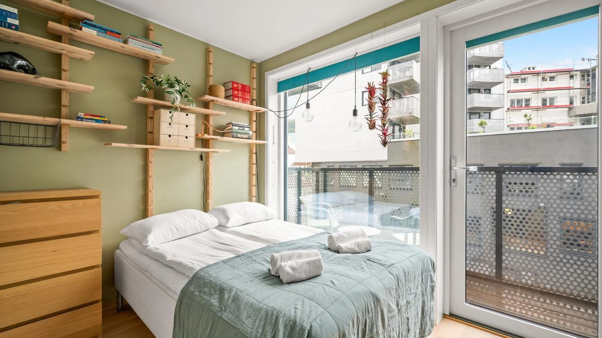 Modern & Spacious City Apartment Bergen
